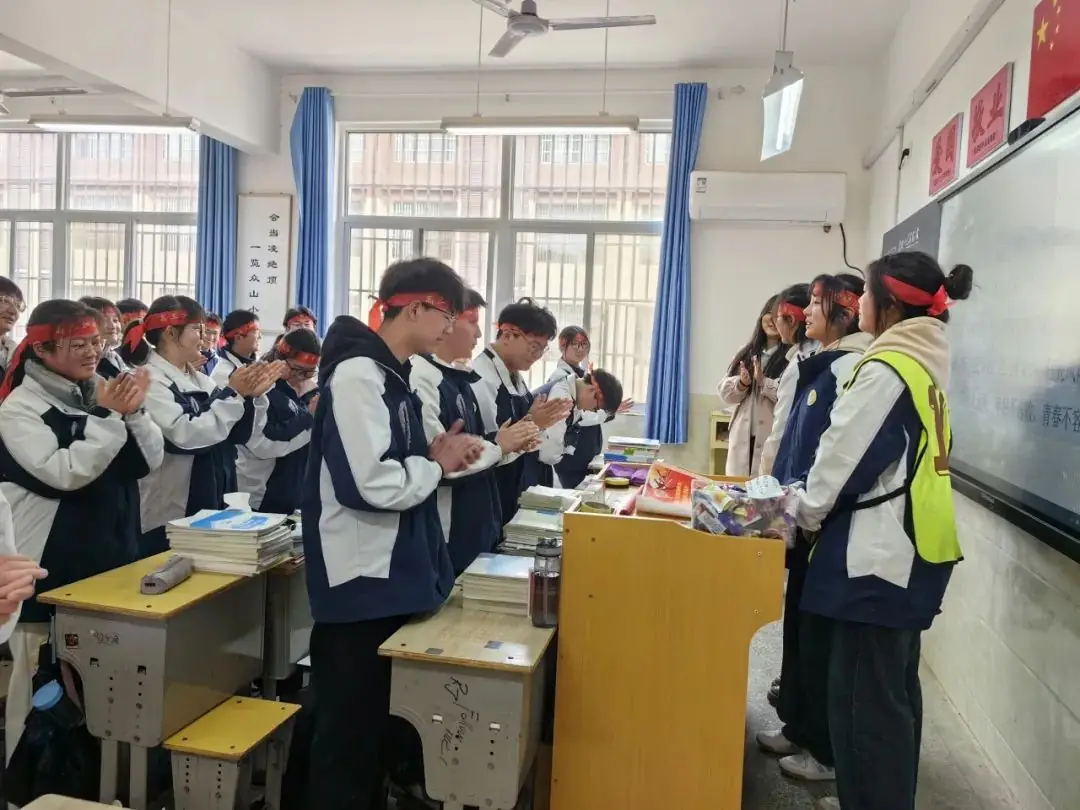 【高考助力】洋县中学举行2024届高三年级“喊楼”活动!-第26张图片-四季读书网