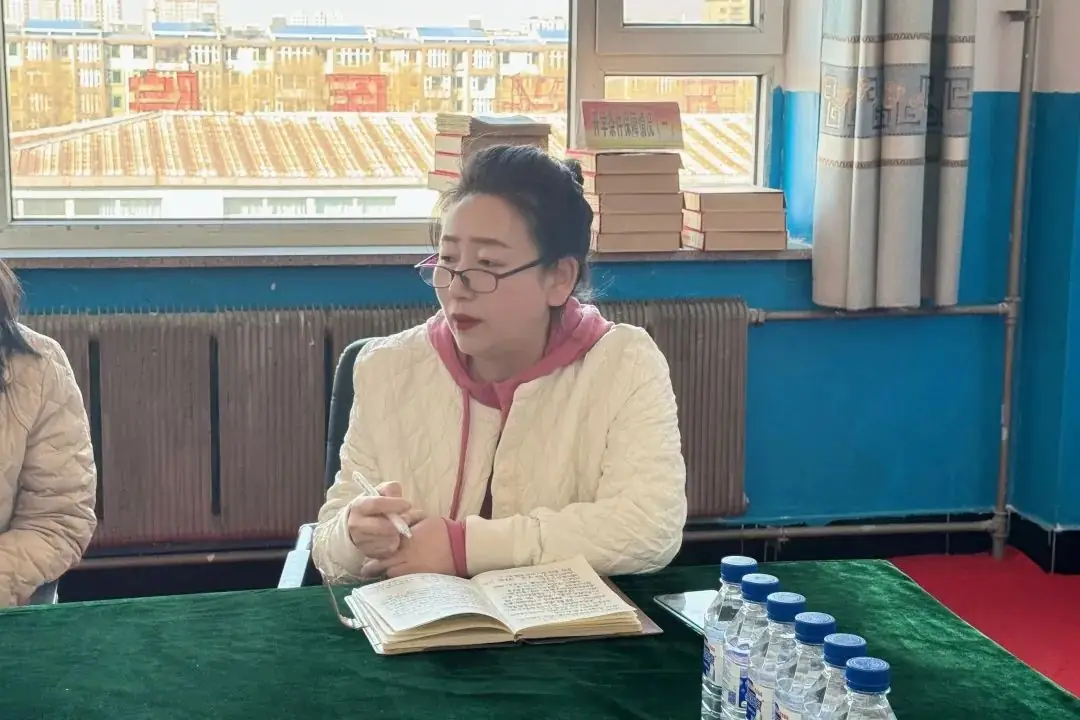 【万兴学校•中学部】凝心聚力备中考 笃行不怠向未来——2024年中考备考交流座谈会-第19张图片-四季读书网 【万兴学校•中学部】凝心聚力备中考 笃行不怠向未来——2024年中考备考交流座谈会-第19张图片-四季读书网