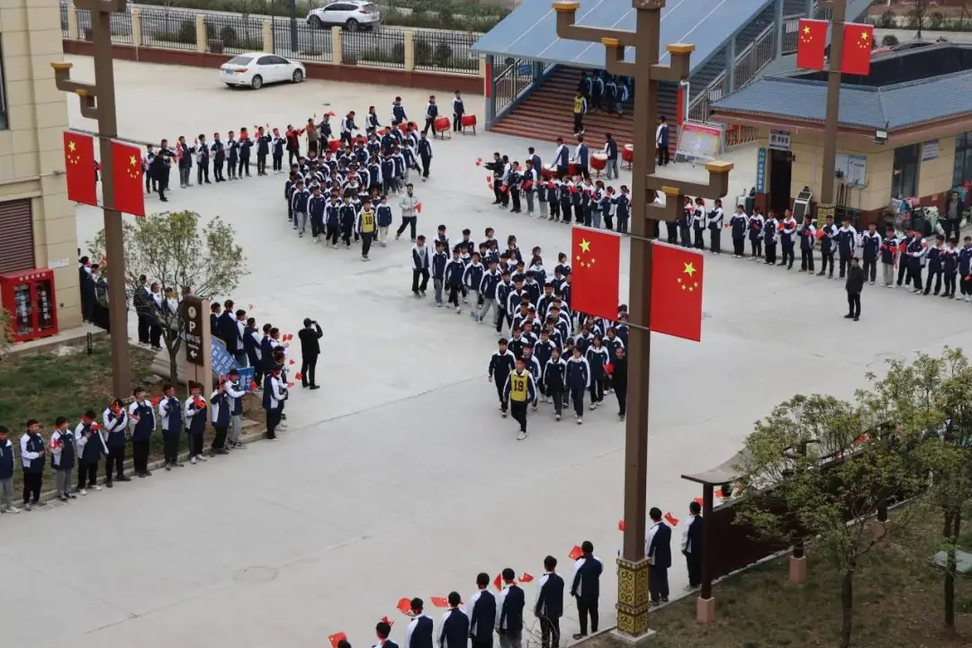 【高考助力】洋县中学举行2024届高三年级“喊楼”活动!-第15张图片-四季读书网