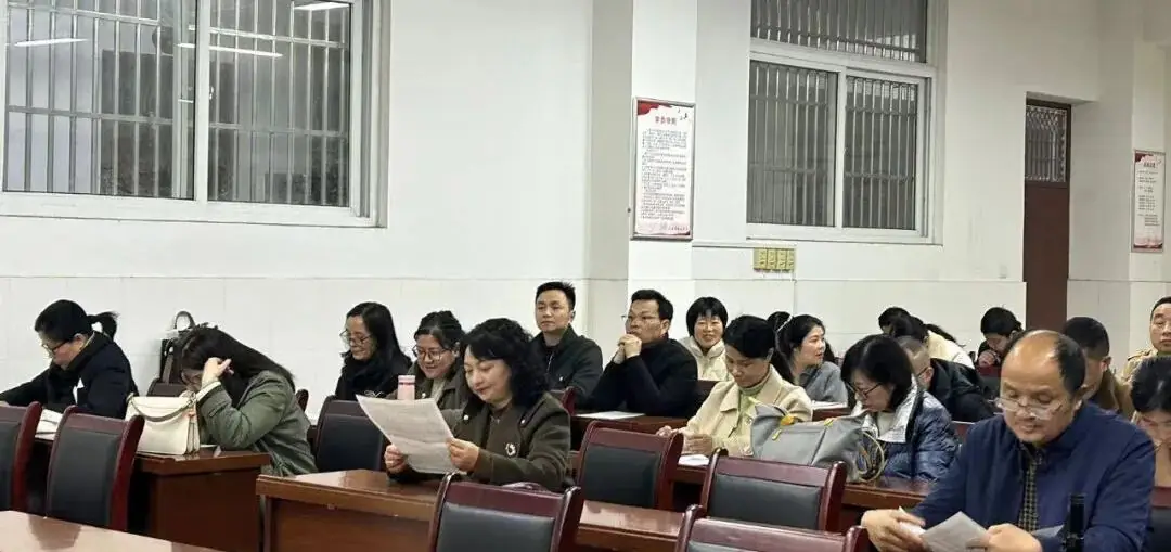 精准复习备高考 夯实基础拼二轮——六安市城南中学召开高三教师会-第6张图片-四季读书网