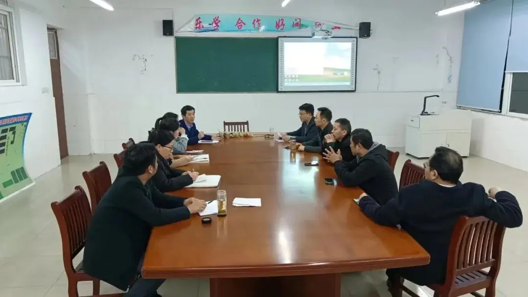 精准复习备高考 夯实基础拼二轮——六安市城南中学召开高三教师会-第4张图片-四季读书网