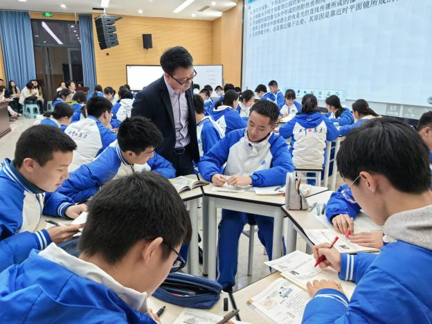 立足新课标,助力中考高效复习加速度——成都市中考一轮复习研讨会-第9张图片-四季读书网