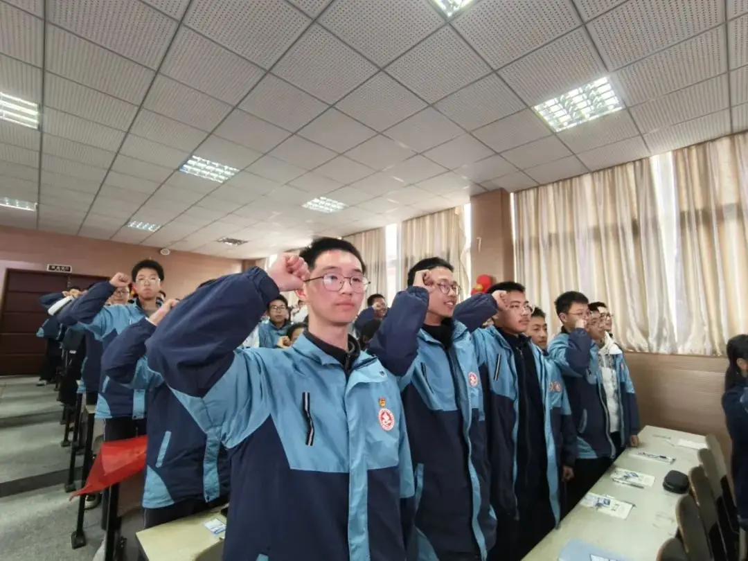 合心德育丨热辣滚烫战百日 踔厉奋发胜中考——平湖市新仓中学2024届中考冲刺百日誓师大会-第34张图片-四季读书网