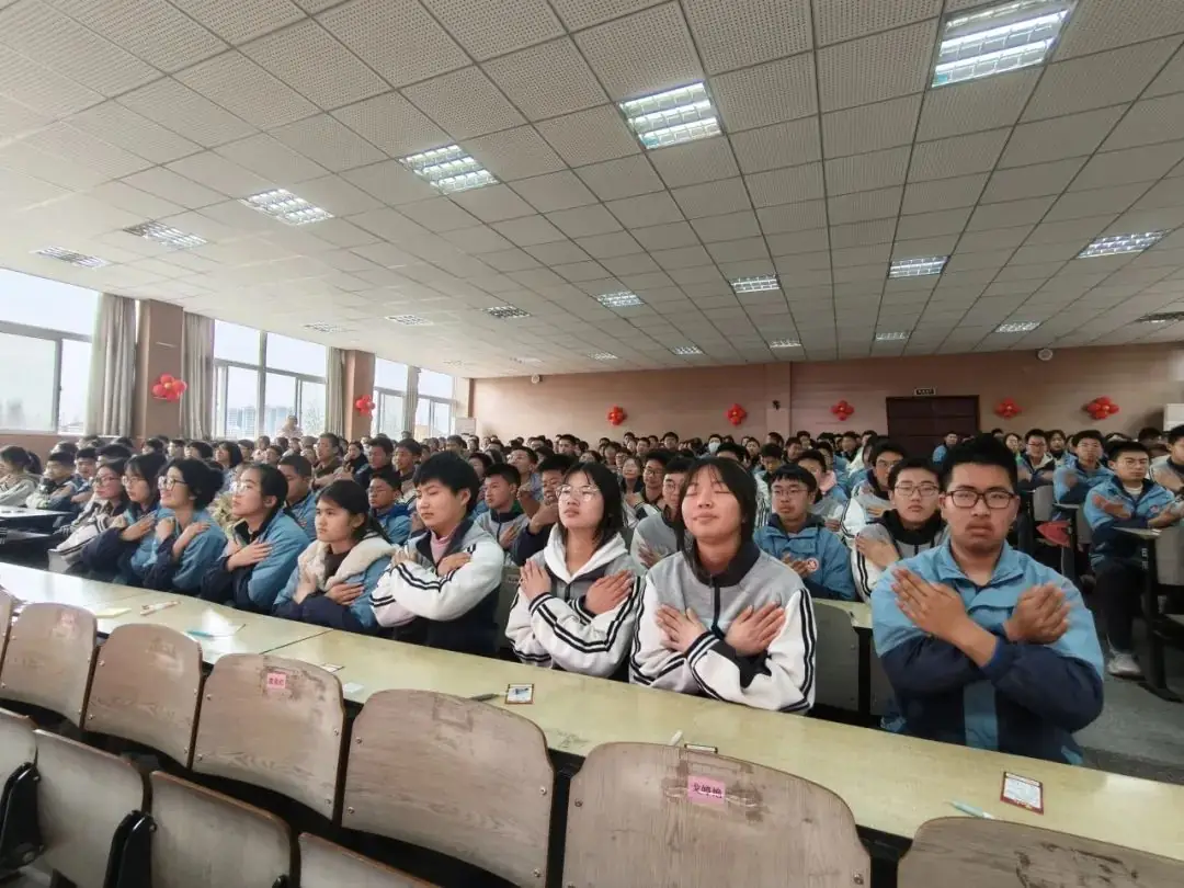 合心德育丨热辣滚烫战百日 踔厉奋发胜中考——平湖市新仓中学2024届中考冲刺百日誓师大会-第39张图片-四季读书网