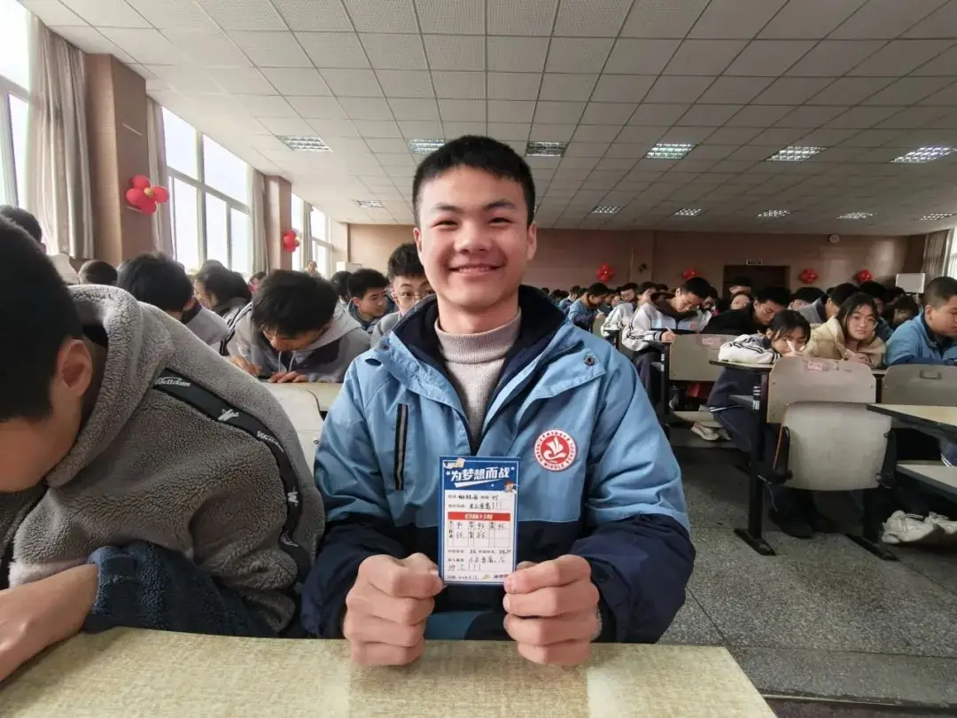 合心德育丨热辣滚烫战百日 踔厉奋发胜中考——平湖市新仓中学2024届中考冲刺百日誓师大会-第21张图片-四季读书网
