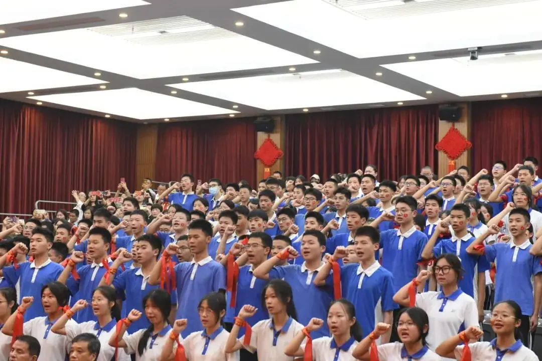 【展华动态】决战中考 拼搏未来——深圳市展华实验学校2024届中考百日誓师大会-第32张图片-四季读书网