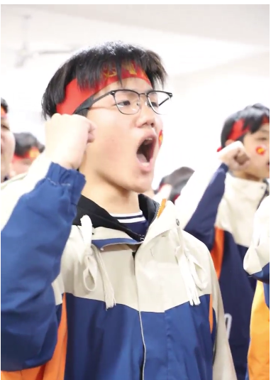 襄城县明新学校2024年中考“百日誓师”-第11张图片-四季读书网