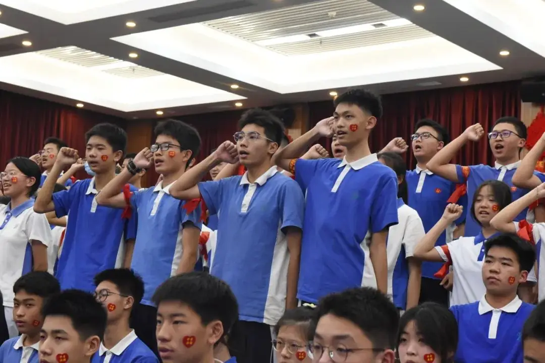 【展华动态】决战中考 拼搏未来——深圳市展华实验学校2024届中考百日誓师大会-第9张图片-四季读书网