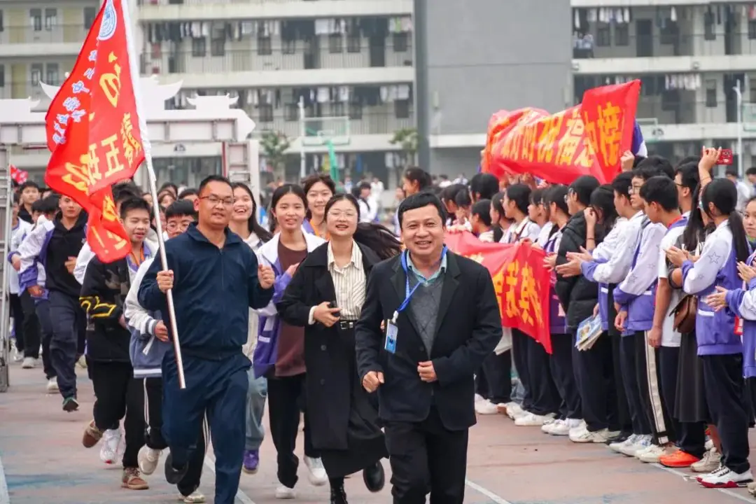 中考百日冲刺 || 少年策马驭长风,笃志逐梦上春山-第28张图片-四季读书网