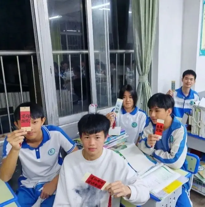 拼搏百日显风采 圆梦中考创辉煌——光坡镇中学举行2024届中考百日誓师大会-第51张图片-四季读书网