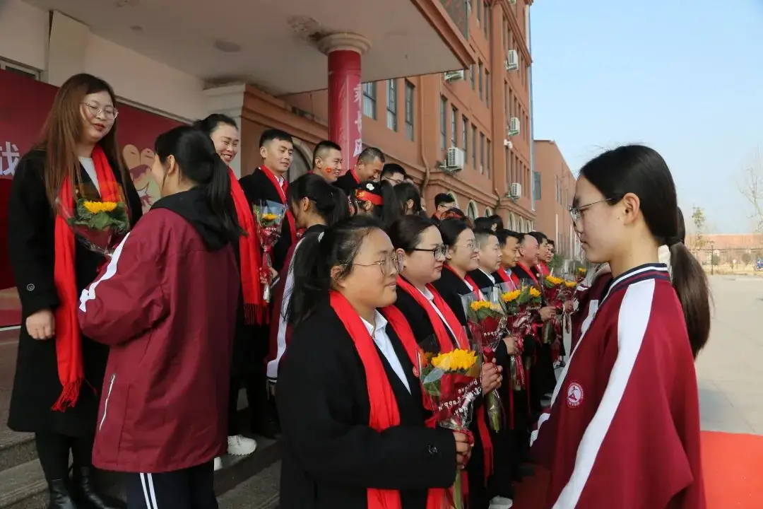 百日冲刺战中考 青春无悔谱华章——商丘市汉梁中学九年级2024届迎中考百日誓师大会-第41张图片-四季读书网