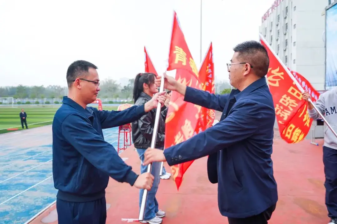 中考百日冲刺 || 少年策马驭长风,笃志逐梦上春山-第22张图片-四季读书网
