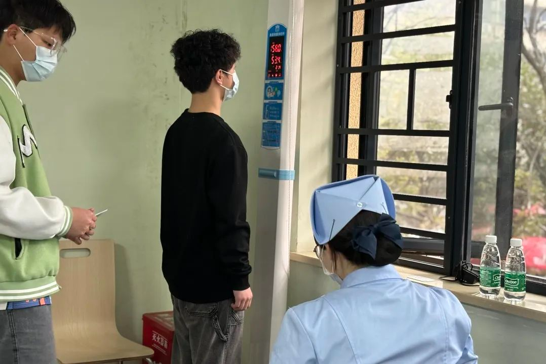 “筑梦高考 健康护航”-湖南航天医院圆满完成2024年湘江新区高考体检工作-第11张图片-四季读书网