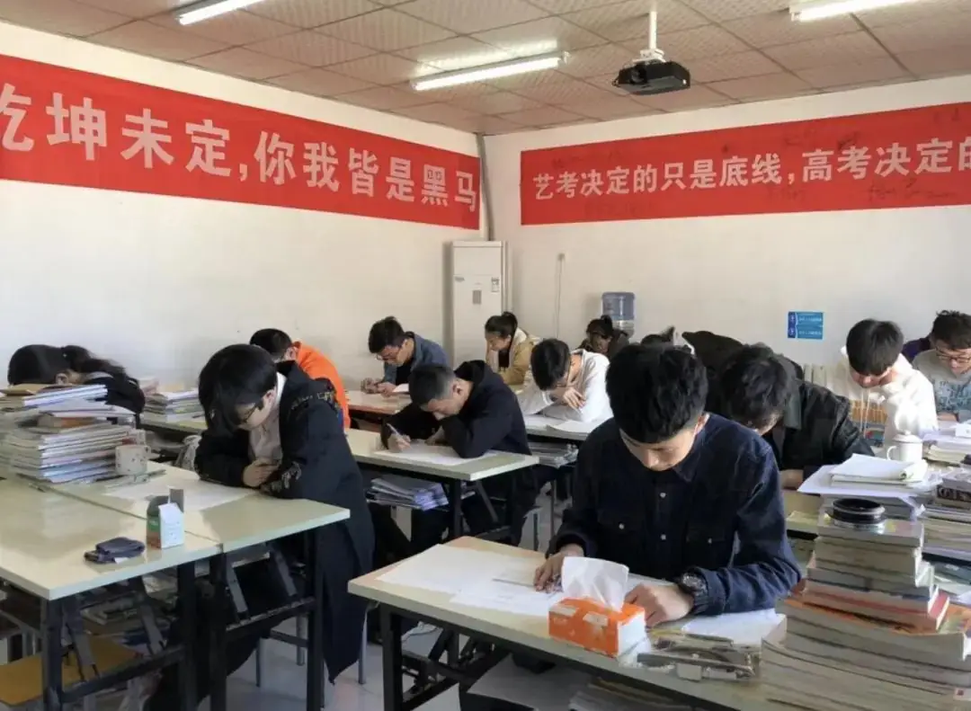 春季高考与夏季高考:含金量与差异大分析-第2张图片-四季读书网