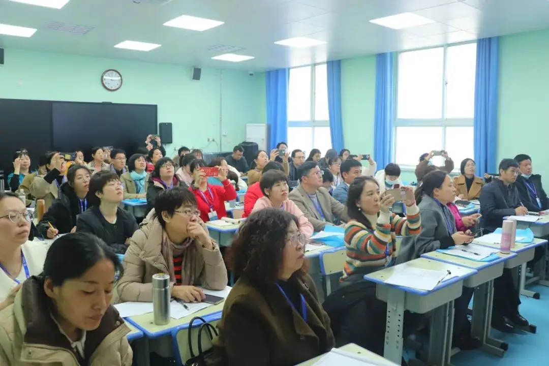 2024届高考情景化命题趋势分析暨高三提质增分策略研讨会在衡水十三中举行-第31张图片-四季读书网