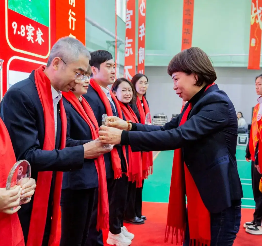 冲刺百天,顶峰论剑,沈阳市杏坛中学举行中考百日誓师大会-第25张图片-四季读书网