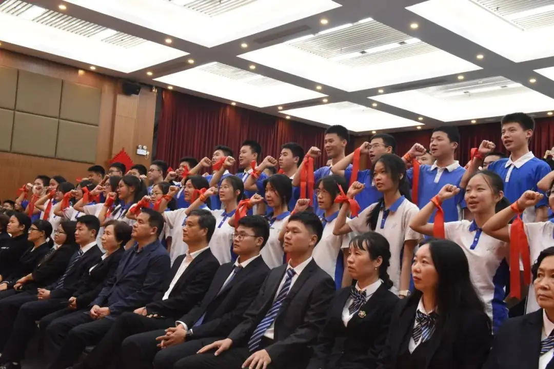 【展华动态】决战中考 拼搏未来——深圳市展华实验学校2024届中考百日誓师大会-第7张图片-四季读书网