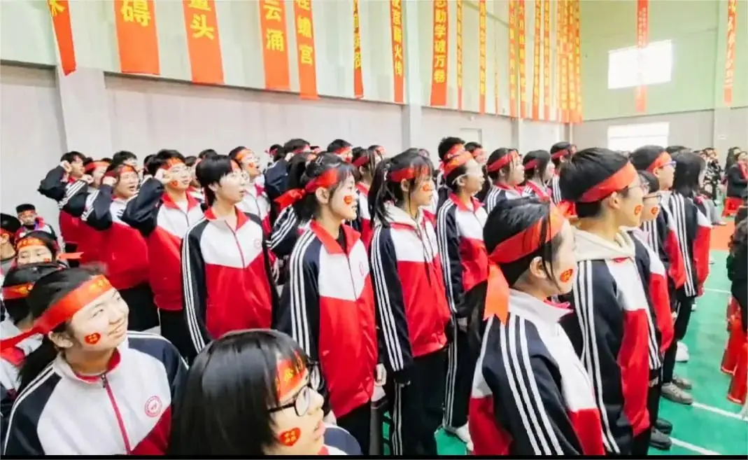 冲刺百天,顶峰论剑,沈阳市杏坛中学举行中考百日誓师大会-第63张图片-四季读书网