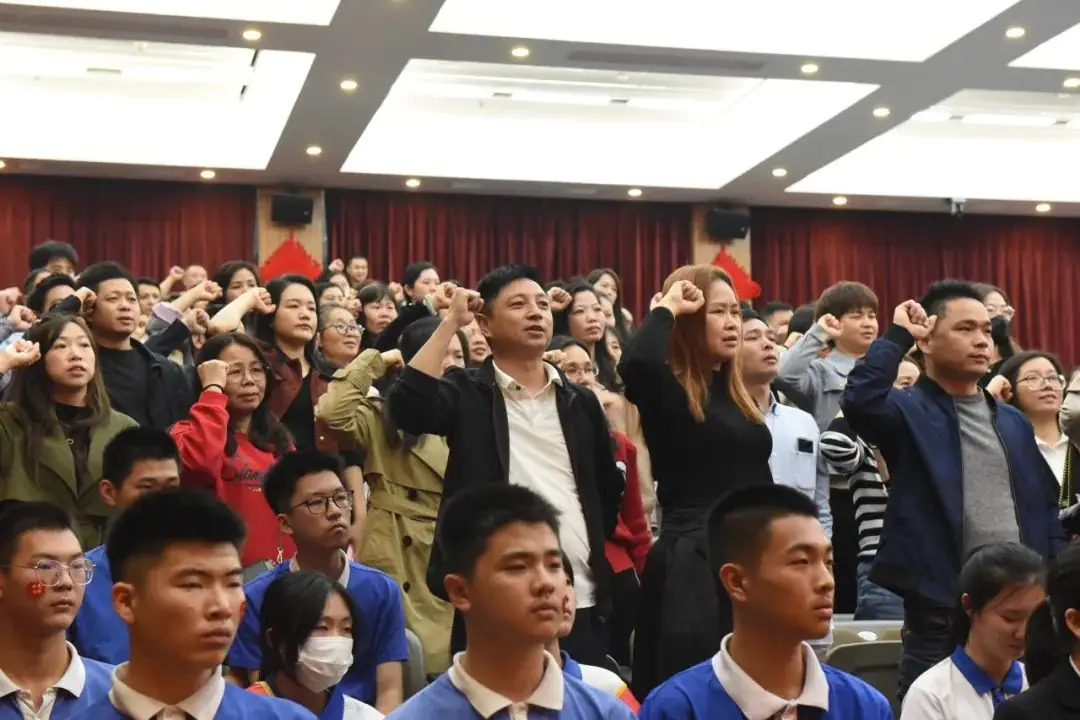 【展华动态】决战中考 拼搏未来——深圳市展华实验学校2024届中考百日誓师大会-第17张图片-四季读书网