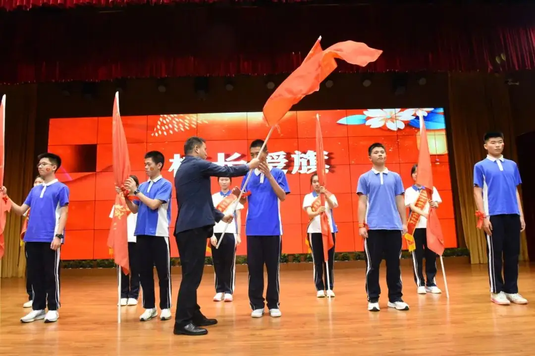 【展华动态】决战中考 拼搏未来——深圳市展华实验学校2024届中考百日誓师大会-第35张图片-四季读书网