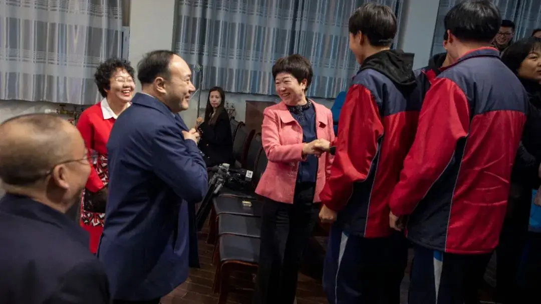 杰出校友携手筑梦 踔厉奋发决胜高考——清华大学岳骞教授莅临母校励志报告暨2021级高考誓师大会-第68张图片-四季读书网
