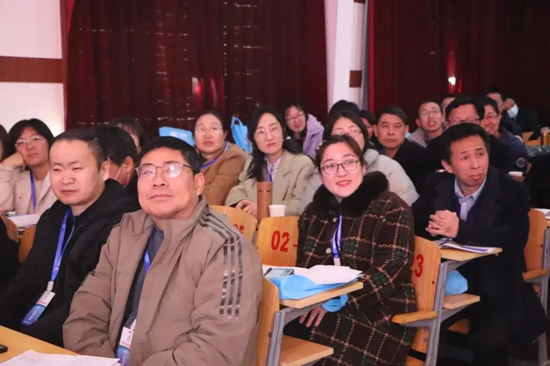 2024届高考情景化命题趋势分析暨高三提质增分策略研讨会在衡水十三中举行-第8张图片-四季读书网