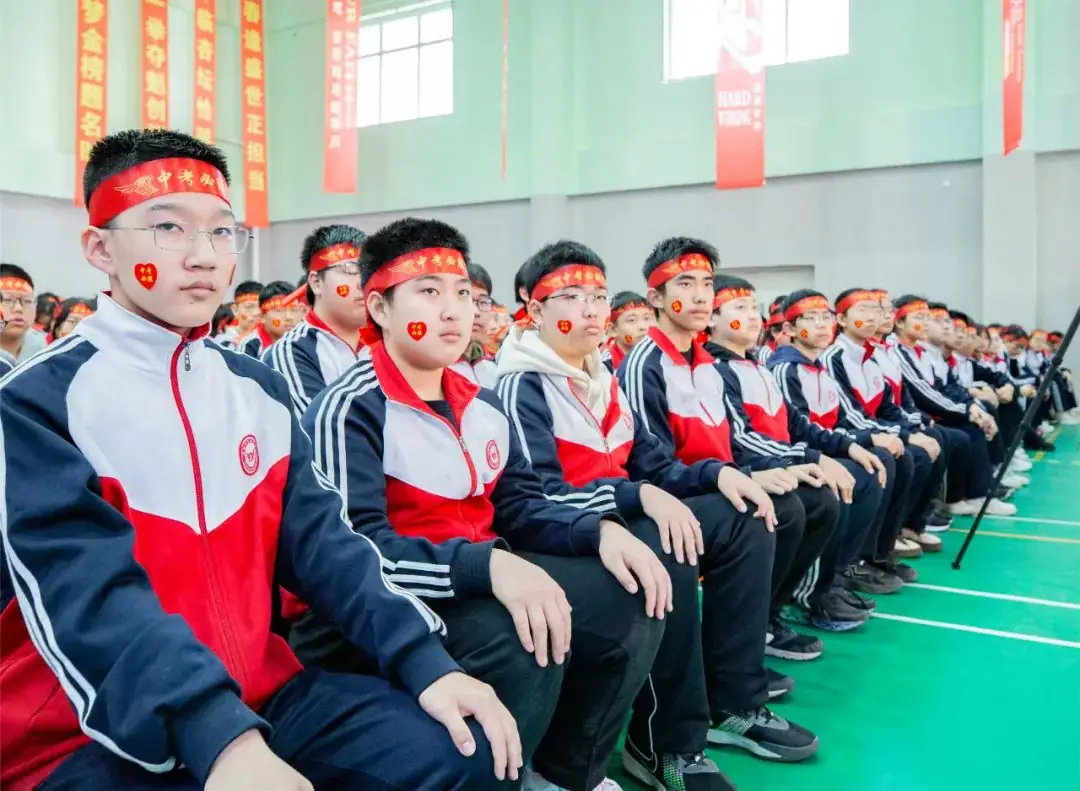 冲刺百天,顶峰论剑,沈阳市杏坛中学举行中考百日誓师大会-第5张图片-四季读书网