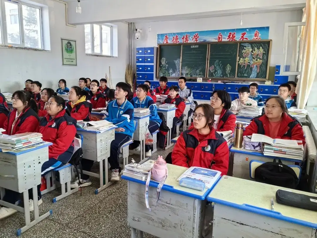 杰出校友携手筑梦 踔厉奋发决胜高考——清华大学岳骞教授莅临母校励志报告暨2021级高考誓师大会-第7张图片-四季读书网