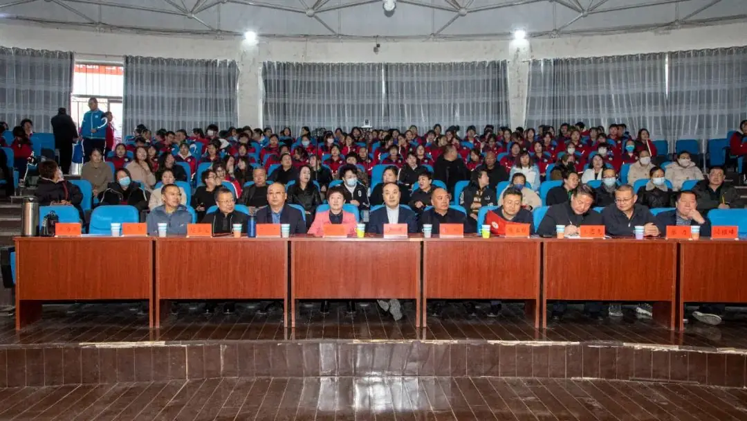 杰出校友携手筑梦 踔厉奋发决胜高考——清华大学岳骞教授莅临母校励志报告暨2021级高考誓师大会-第5张图片-四季读书网