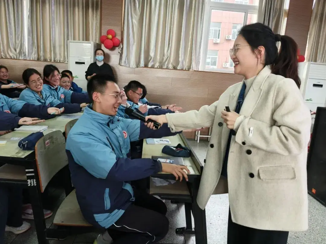合心德育丨热辣滚烫战百日 踔厉奋发胜中考——平湖市新仓中学2024届中考冲刺百日誓师大会-第38张图片-四季读书网
