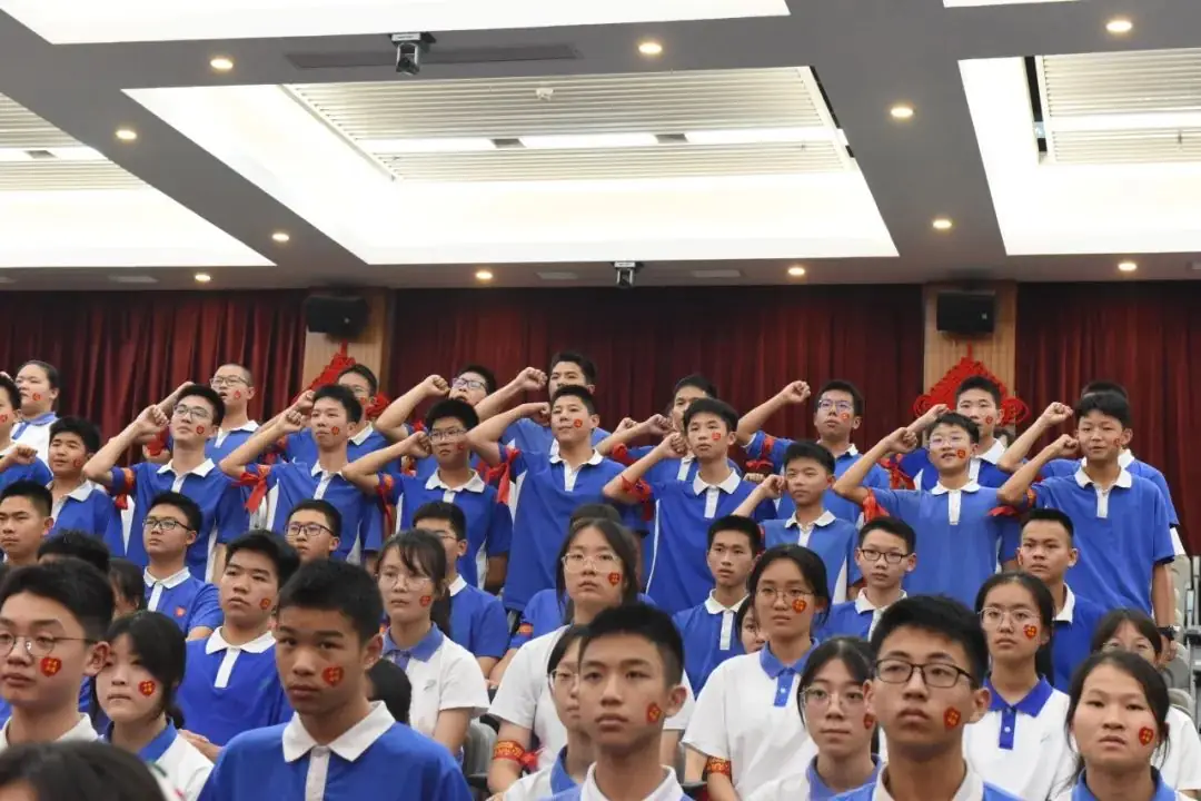 【展华动态】决战中考 拼搏未来——深圳市展华实验学校2024届中考百日誓师大会-第11张图片-四季读书网