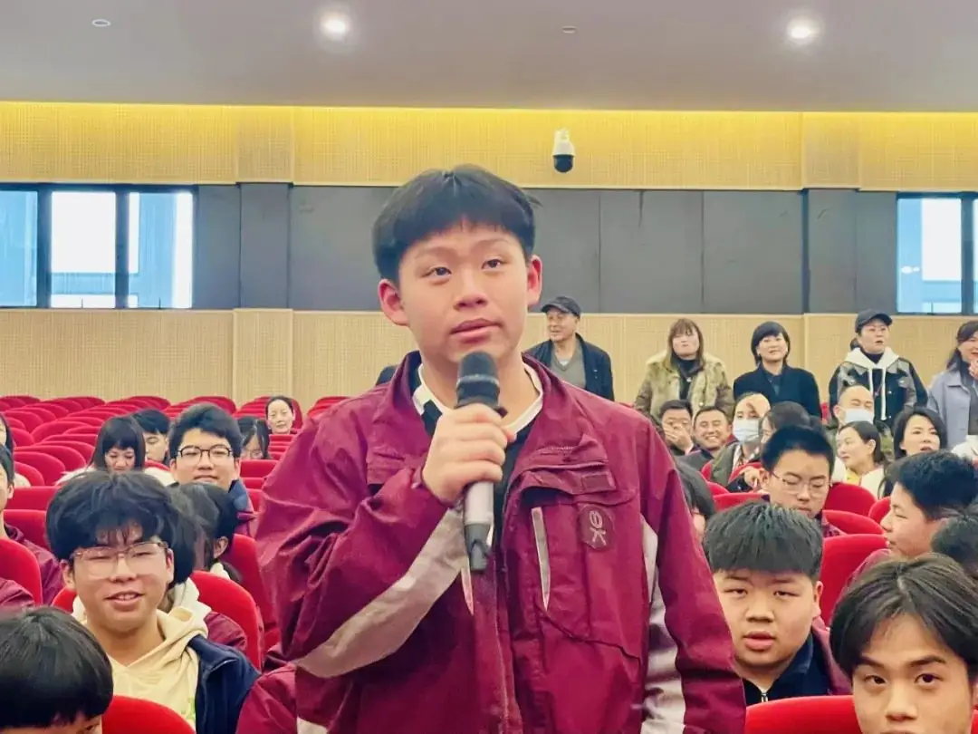 【中考誓师大会】浴血奋战一百天,笑傲人生看世界-第22张图片-四季读书网 【中考誓师大会】浴血奋战一百天,笑傲人生看世界-第22张图片-四季读书网