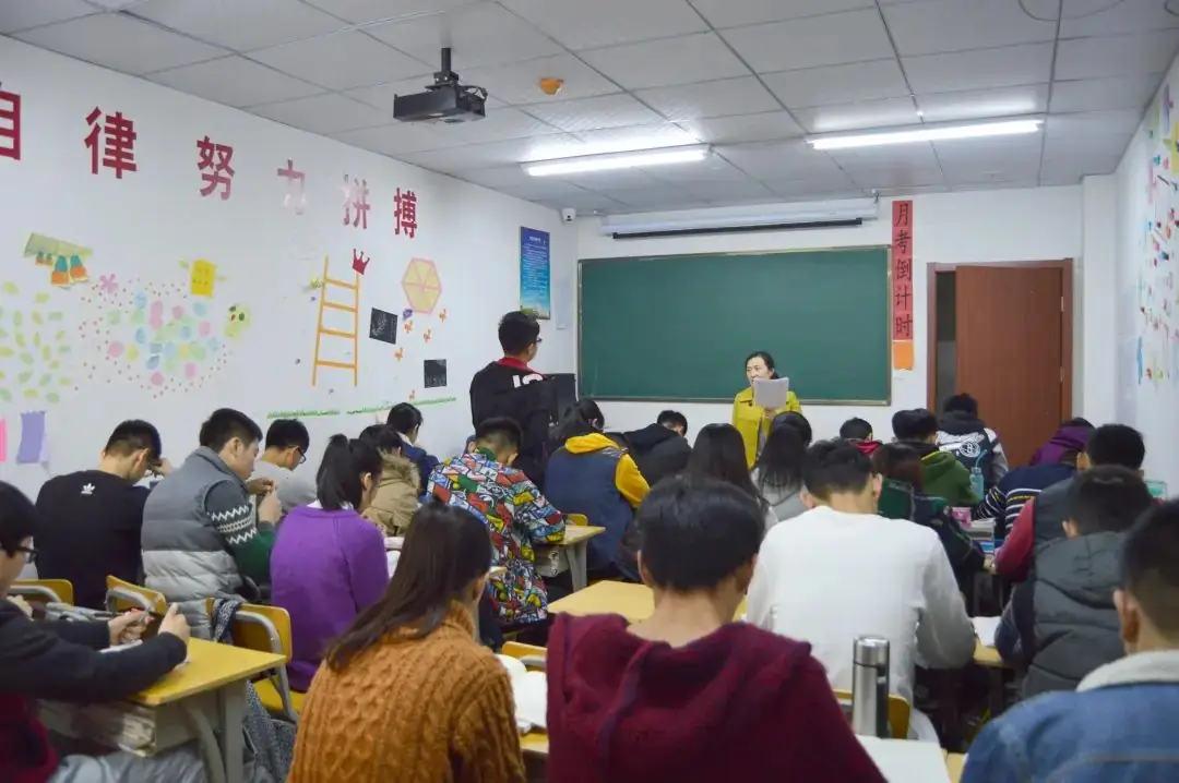 春季高考与夏季高考:含金量与差异大分析-第1张图片-四季读书网