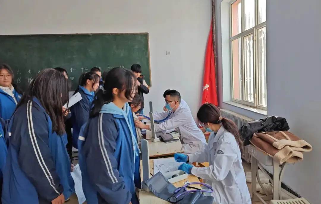 高考动态 | 我校高三学生高考体检工作顺利结束-第3张图片-四季读书网 高考动态 | 我校高三学生高考体检工作顺利结束-第3张图片-四季读书网
