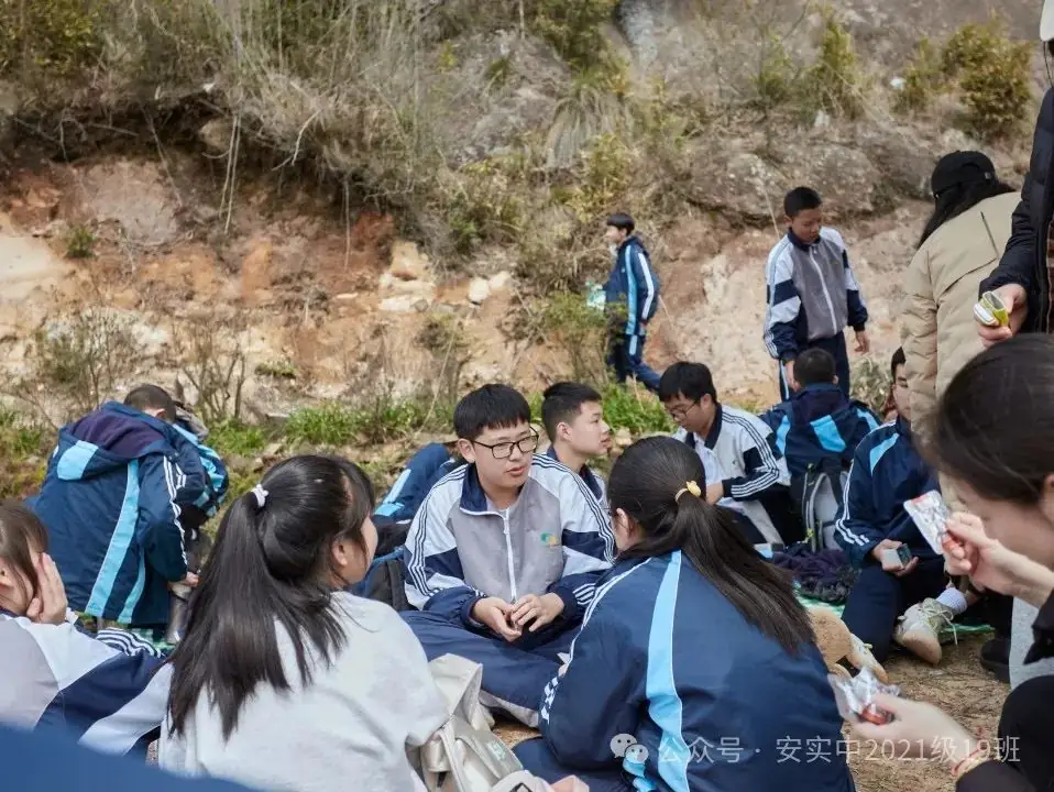 沧海登峰砺意志,中考逐梦展风华——沧海中队大罗山远足暨中考百日誓师活动小记 第148张 沧海登峰砺意志,中考逐梦展风华——沧海中队大罗山远足暨中考百日誓师活动小记 第148张