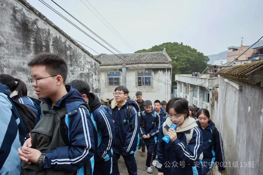 沧海登峰砺意志,中考逐梦展风华——沧海中队大罗山远足暨中考百日誓师活动小记 第31张 沧海登峰砺意志,中考逐梦展风华——沧海中队大罗山远足暨中考百日誓师活动小记 第31张