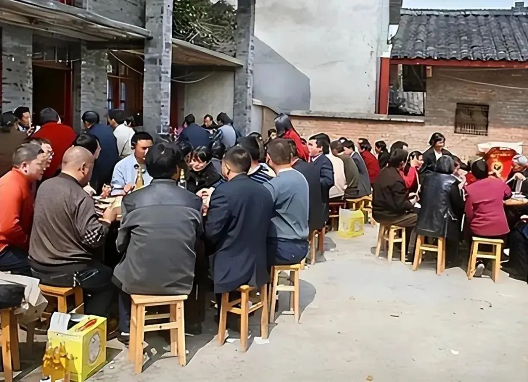 女孩高考601分,父亲大摆宴席庆祝,几天后女孩被杀害,凶手:她前途光明,我嫉妒-第3张图片-四季读书网 女孩高考601分,父亲大摆宴席庆祝,几天后女孩被杀害,凶手:她前途光明,我嫉妒-第3张图片-四季读书网