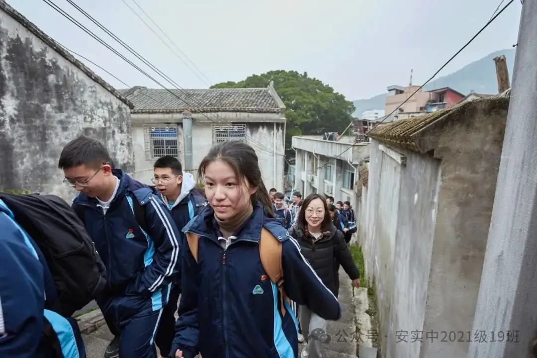 沧海登峰砺意志,中考逐梦展风华——沧海中队大罗山远足暨中考百日誓师活动小记 第30张 沧海登峰砺意志,中考逐梦展风华——沧海中队大罗山远足暨中考百日誓师活动小记 第30张