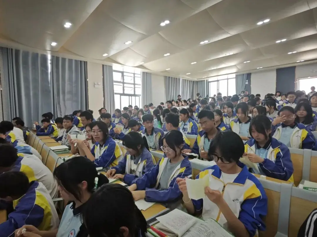 【云大帮扶】静心减压 中考不惧丨昆一中富民学校(黎明学校)开展学生心理健康讲座-第6张图片-四季读书网