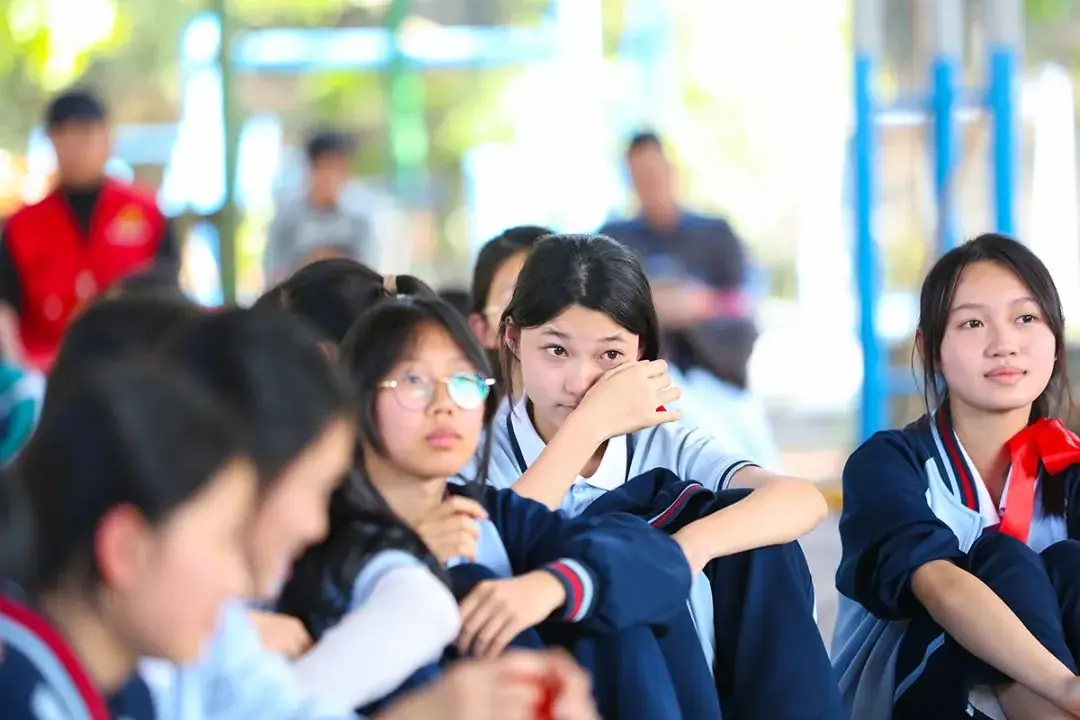 点燃激情•决胜中考——初三中考百日誓师活动-第29张图片-四季读书网