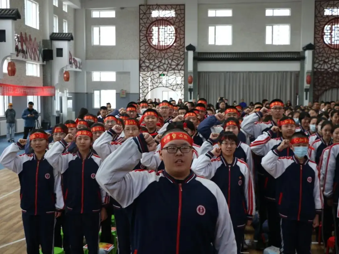 “热辣滚烫”迎中考,“龙马精神”战百日|呼市实验东河-第33张图片-四季读书网