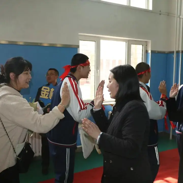 “热辣滚烫”迎中考,“龙马精神”战百日|呼市实验东河-第52张图片-四季读书网