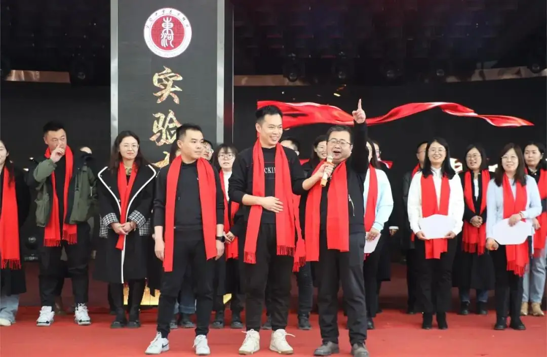 “热辣滚烫”迎中考,“龙马精神”战百日|呼市实验东河-第26张图片-四季读书网