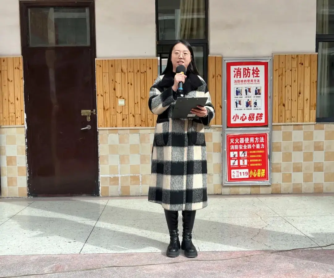 决战中考誓师日 逐梦未来金榜时 ——濮阳市华龙区华美学校举行2024届中考百日冲刺誓师大会-第19张图片-四季读书网 决战中考誓师日 逐梦未来金榜时 ——濮阳市华龙区华美学校举行2024届中考百日冲刺誓师大会-第19张图片-四季读书网