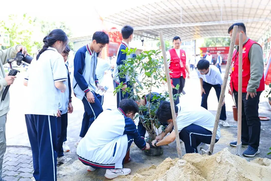 点燃激情•决胜中考——初三中考百日誓师活动-第23张图片-四季读书网