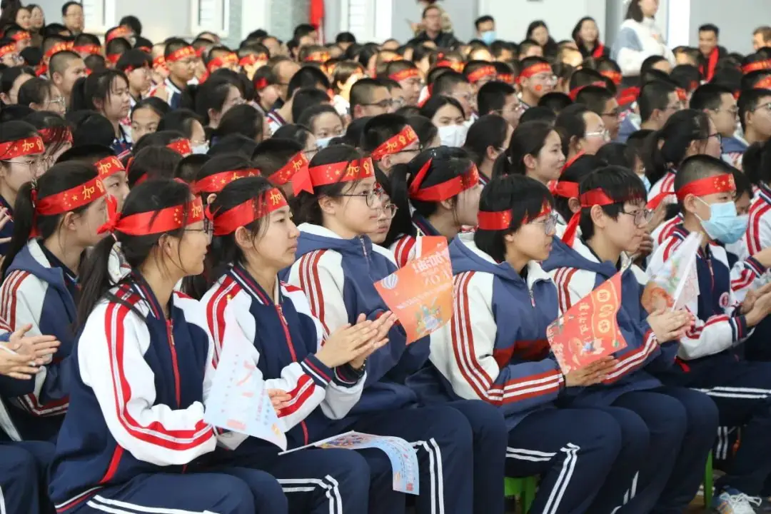 “热辣滚烫”迎中考,“龙马精神”战百日|呼市实验东河-第8张图片-四季读书网