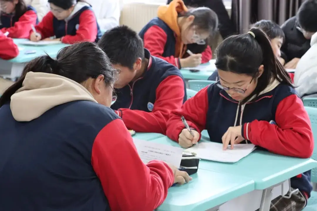 尽心尽责备中考  全力以赴创新高——南通市天生港学校承办2024年市直初中中考数学第一轮分层复习研讨活动-第5张图片-四季读书网