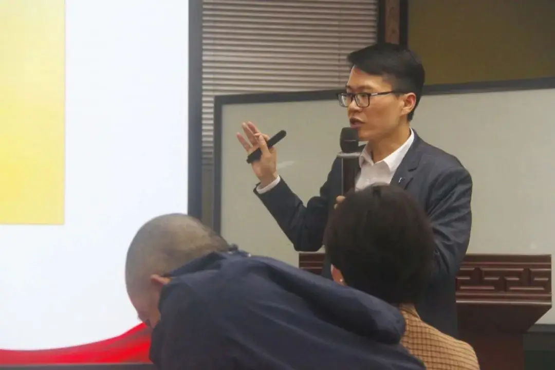 启善尚行党支部举办高考升学规划公益讲座 助力园区家长解读新高考政策-第10张图片-四季读书网