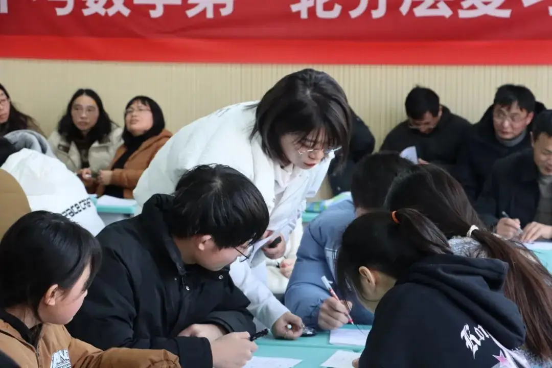 尽心尽责备中考  全力以赴创新高——南通市天生港学校承办2024年市直初中中考数学第一轮分层复习研讨活动-第13张图片-四季读书网