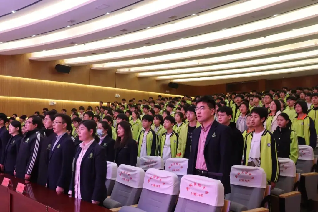 筑梦百日 决战中考——柘城县新城学校八九年级中考百日誓师大会-第9张图片-四季读书网